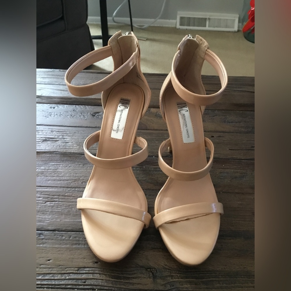 Beautiful 4” INC heels